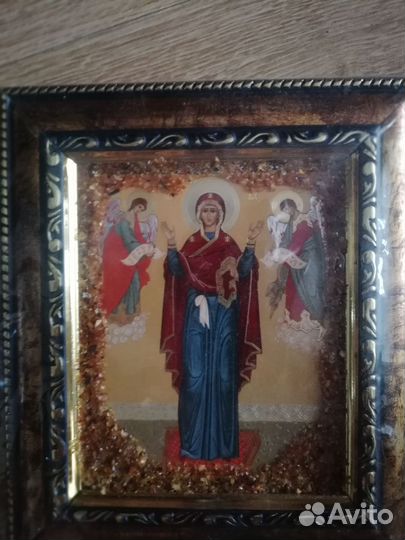 Икона, инкрустированная янтарем