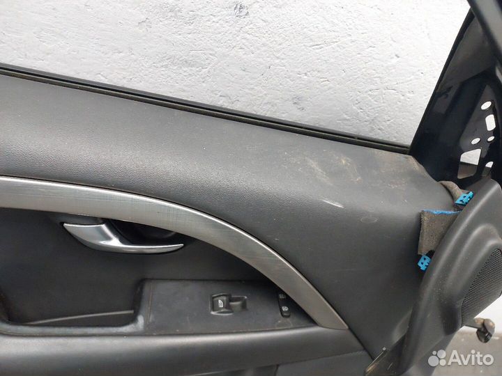 Дверь левая передняя Volvo V70, 2008