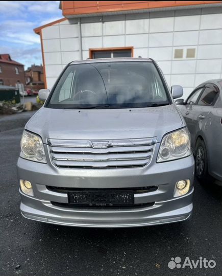 Toyota Noah 2 AT, 2003, 291 000 км