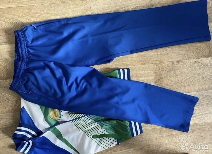 Спортивный костюм