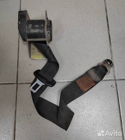 Ремень безопасности задний левый VW Passat B3 унив