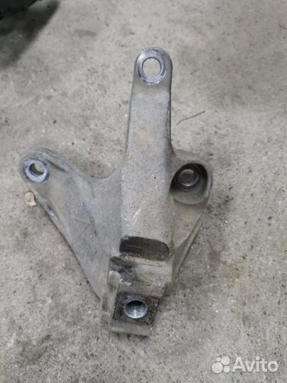 Кронштейн опоры двигателя Ford Focus 2 Рестайлинг