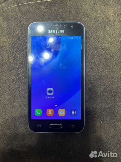 Телефон Samsung j1
