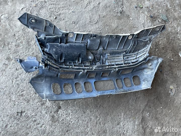 Хонда инсайт решотка радиатора