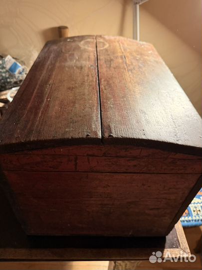 Сундук старинный