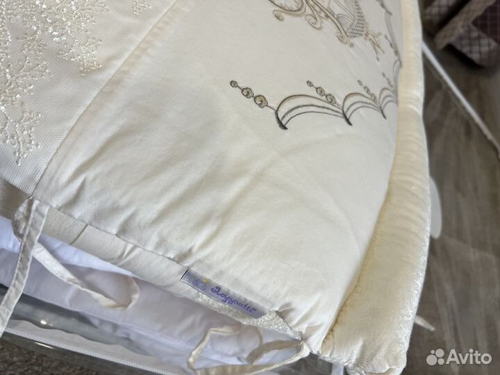 Бортики и комплект постели в детскую кроватку