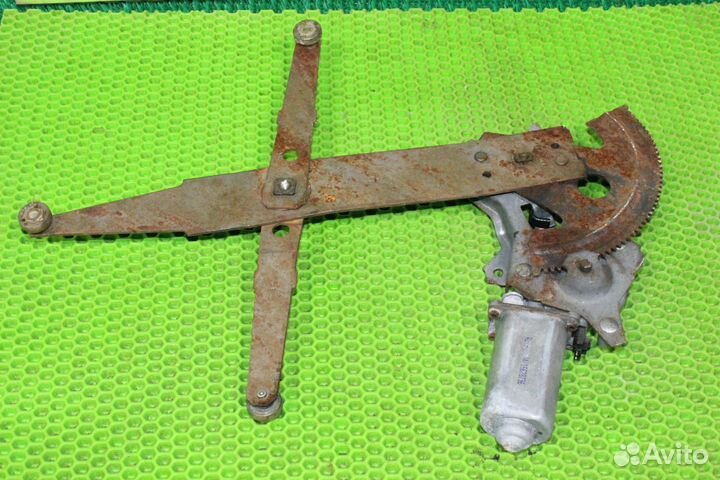 Стеклоподъемник правый Chevrolet Suburban GMT400