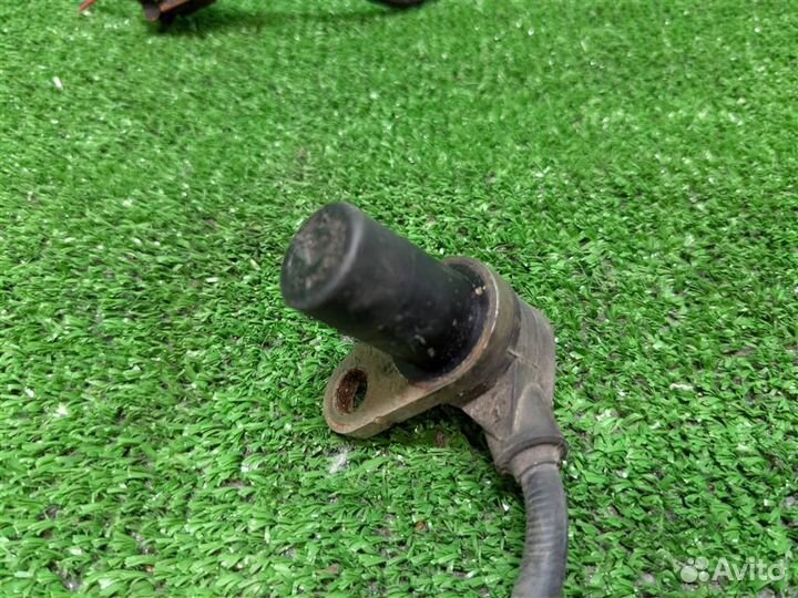 Датчик ABS задний Nissan Terrano 2 (R20) 2001