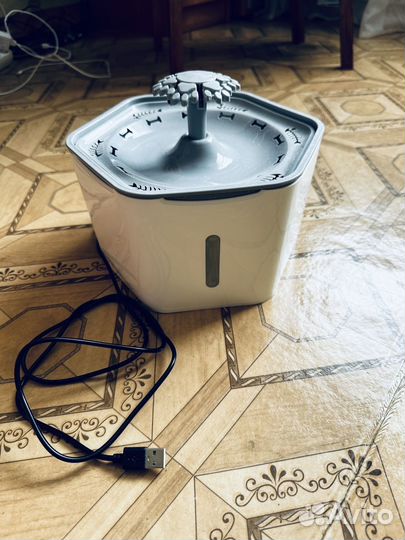 Питьевой фонтанчик для питомцев