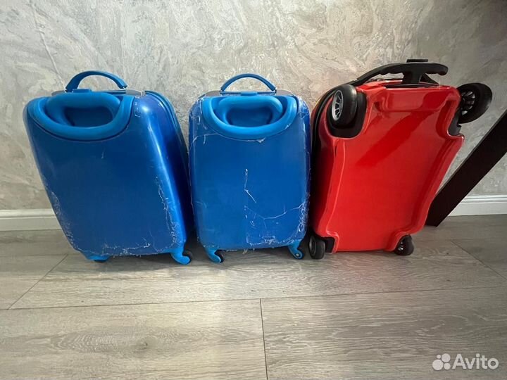 Детский чемодан на колесиках