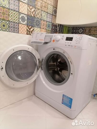 Стиральная машина Indesit 7 кг с сушкой