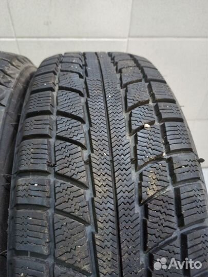 Triangle Snowlink TWT02 215/60 R17 96H
