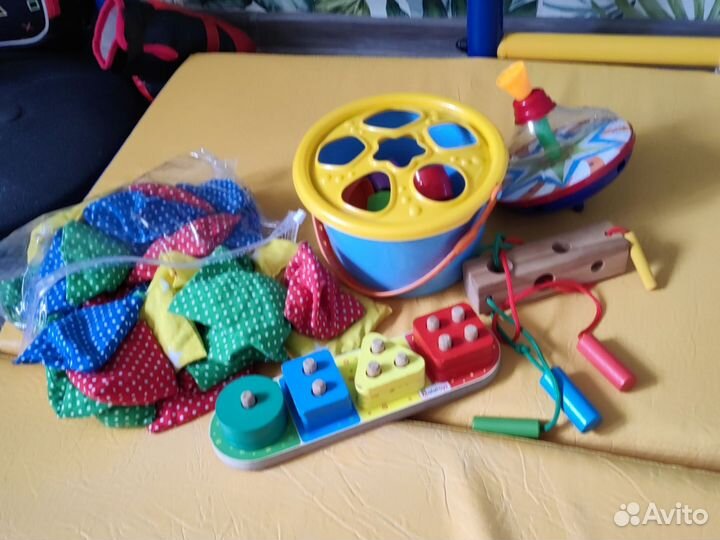 Развивающие игрушки
