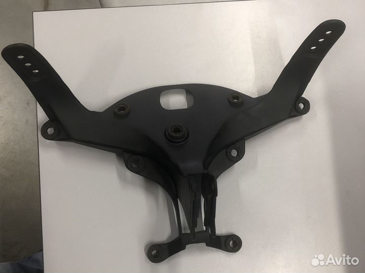 Продам кронштейн крепления фары Yamaha YZF-R1