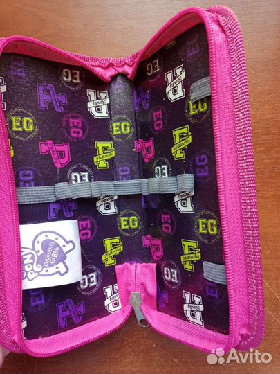 Пенал школьный