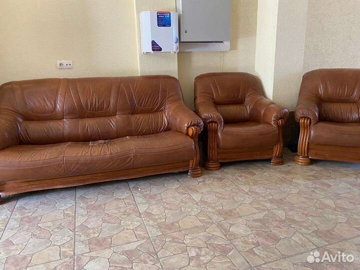 Кожаный диван и кресла б/у