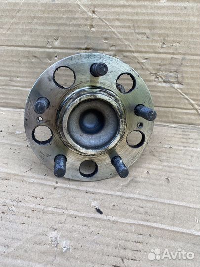 Ступица задняя в сборе с подшипником