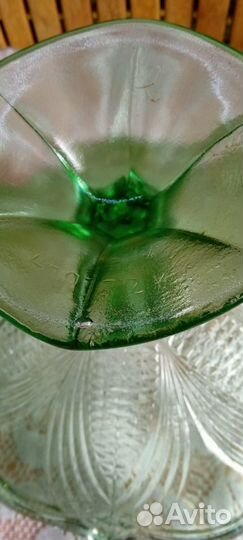 Вазы зелëное стекло