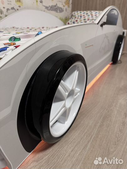 Кроватка машинка 3d с матрасом для мальчика