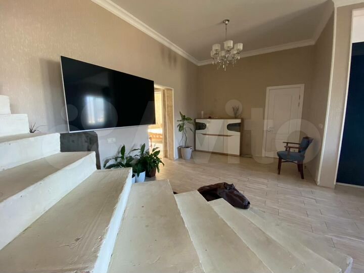 Дом 210 м² на участке 6 сот.