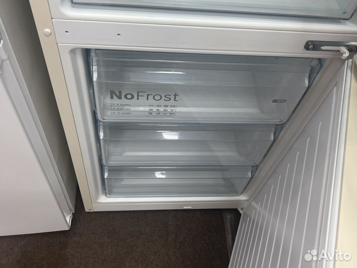 Новый холодильник Bosch KGN39UK22