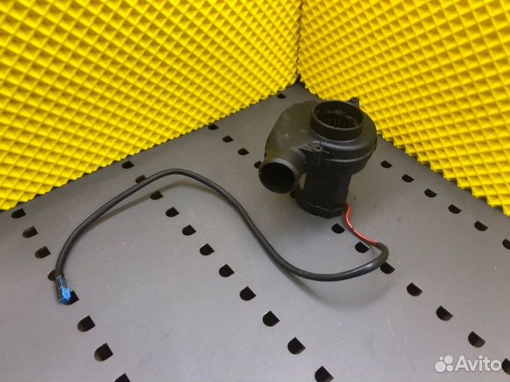 Вентилятор блока предохранителей Mercedes-Benz