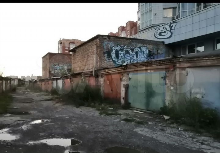 Гараж, > 30 м²