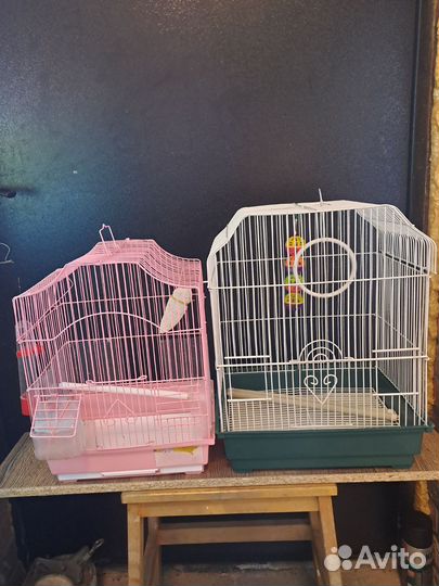 2 Клетки для попугаев.Круглая и Большая