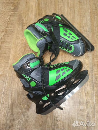 Коньки хоккейные