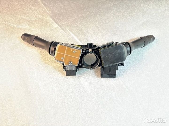 Блок подрулевых переключателей Toyota Corolla