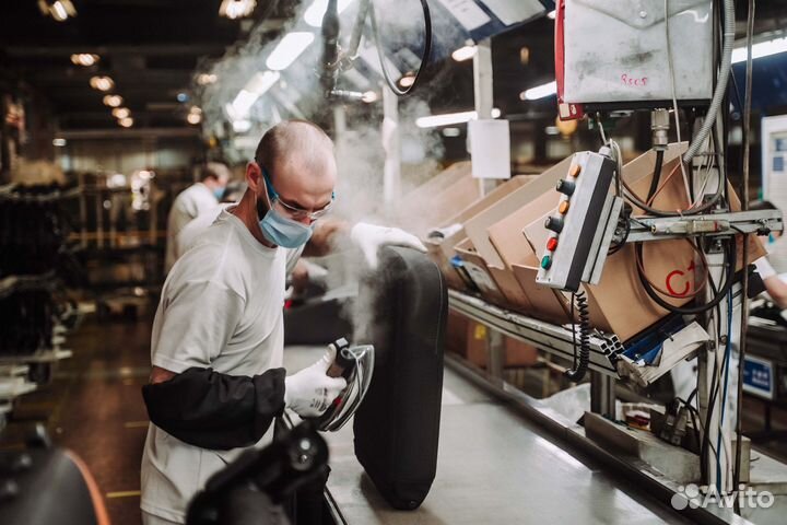 Разнорабочий (обработчик пластмасс)