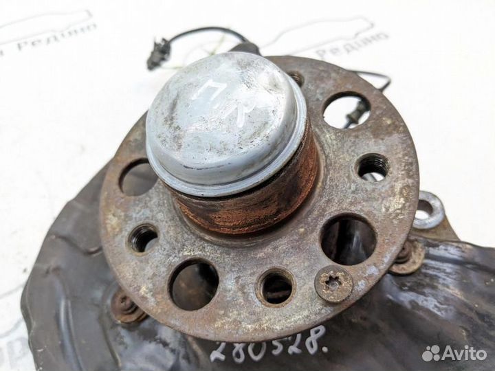 Кулак поворотный передний правый w211 E-class 6