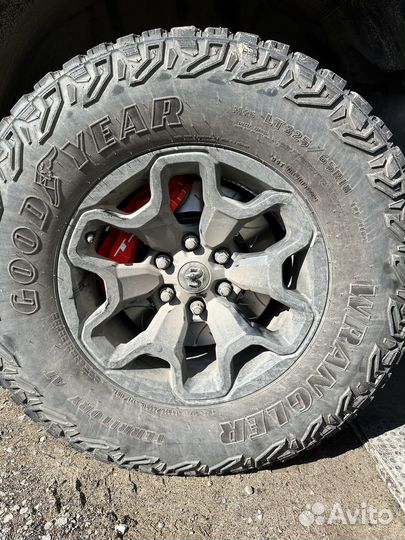 Суппорта brembo 6 поршневые на Dodge Ram Trx