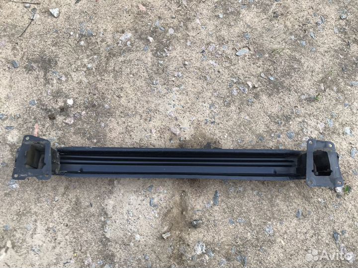 Усилитель заднего бампера Passat B7 седан