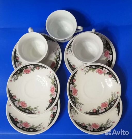 Чашки и блюдца от кофейного сервиза