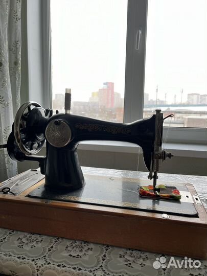 Швейная машинка 