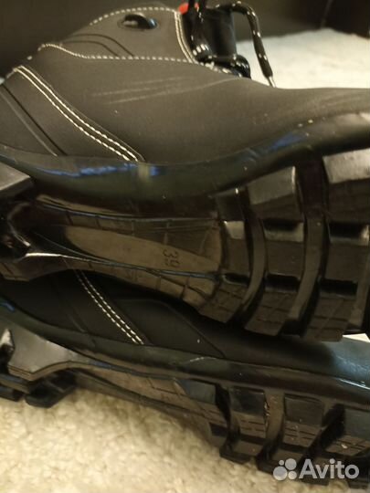 Лыжные ботинки