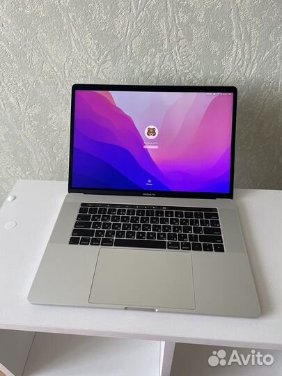 Macbook Pro 15 2018 (16ozy, i7, 512gb, 4gb video)