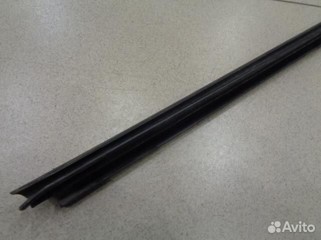 Уплотнитель стекла двери передней правой (бархотк