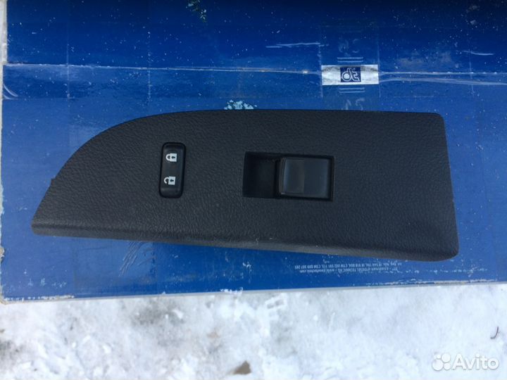 Блок кнопок двери пер. правой toyota highlander