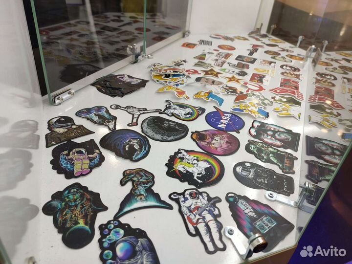 Наклейки стикеры на ноутбук