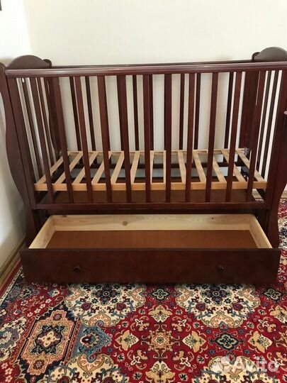 Детская кроватка с матрасом