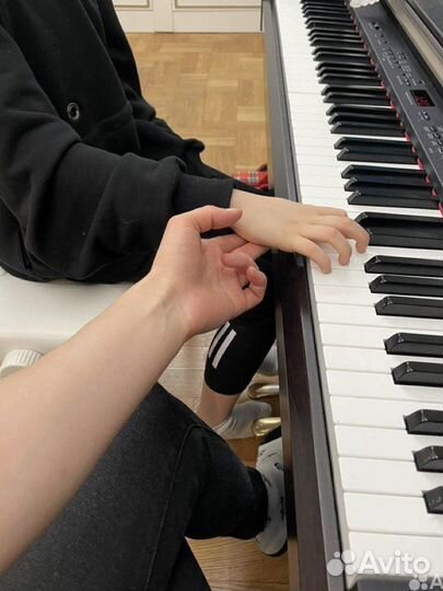 Преподаватель фортепиано Репетитор по музыке