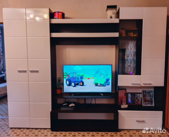 Стенка в гостиную