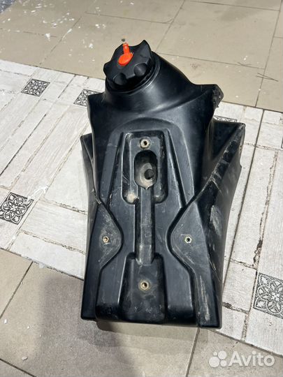 Продам бензобак GR8