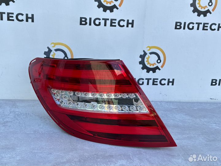 Фонарь задний левый Mercedes W204 A2049060203