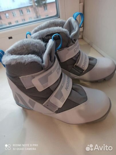 Лыжные ботинки детские р. 35
