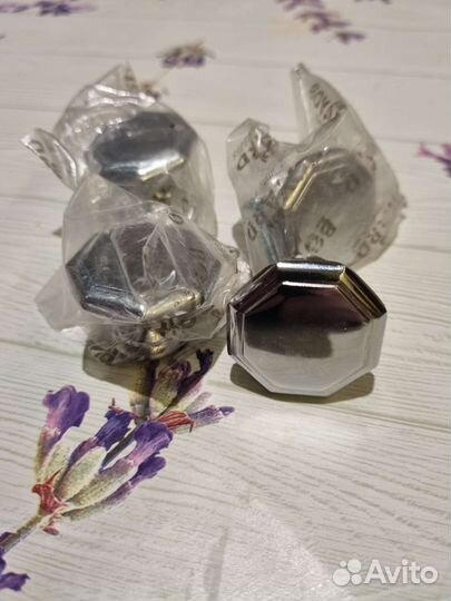 Мебельная ручка кнопка Boyard