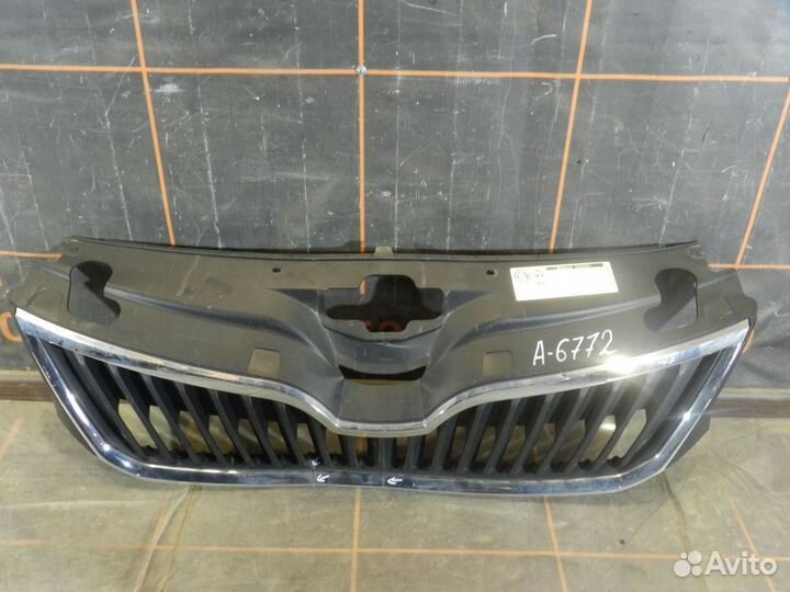Решетка радиатора - Skoda Rapid