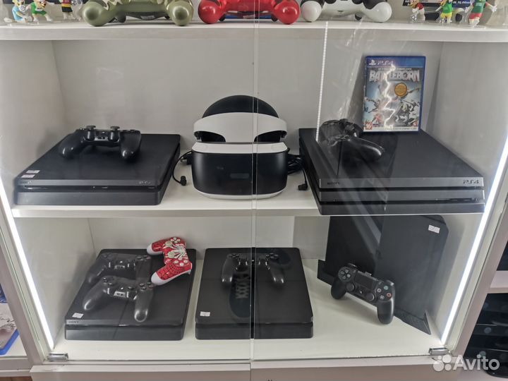Sony PS4 1 TB, 2 джойстика + игры